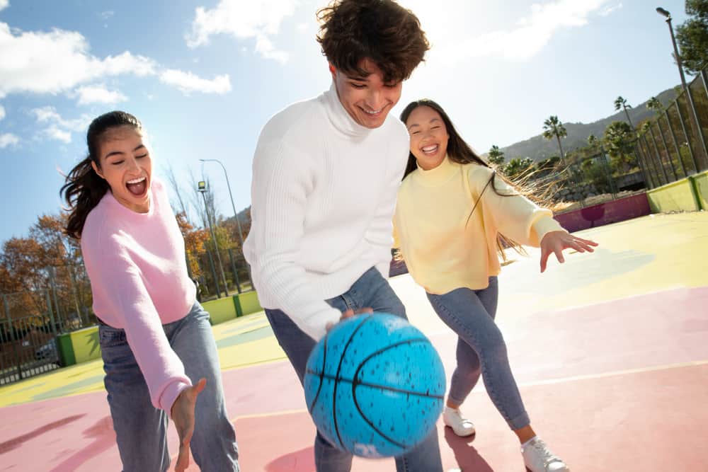 Actividad física, reducción del sedentarismo y del tiempo de pantalla en adolescentes